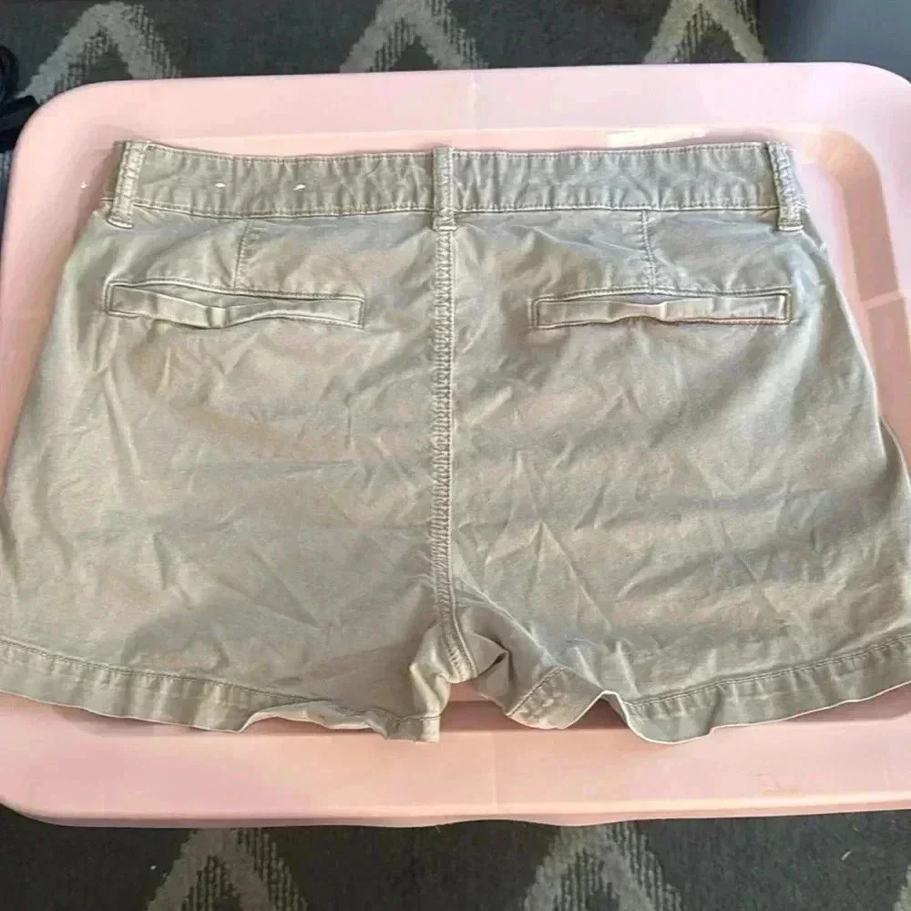 Women’s American eagle shorts - Picture 2 of 2